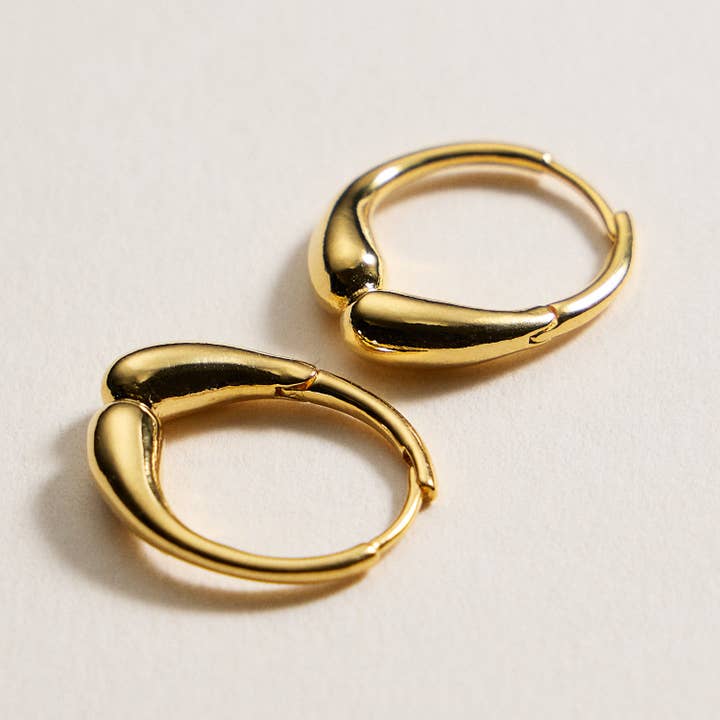 Gold-Dipped Organic Hoop Earrings – Modern Fluid Design for wholesale by Frem