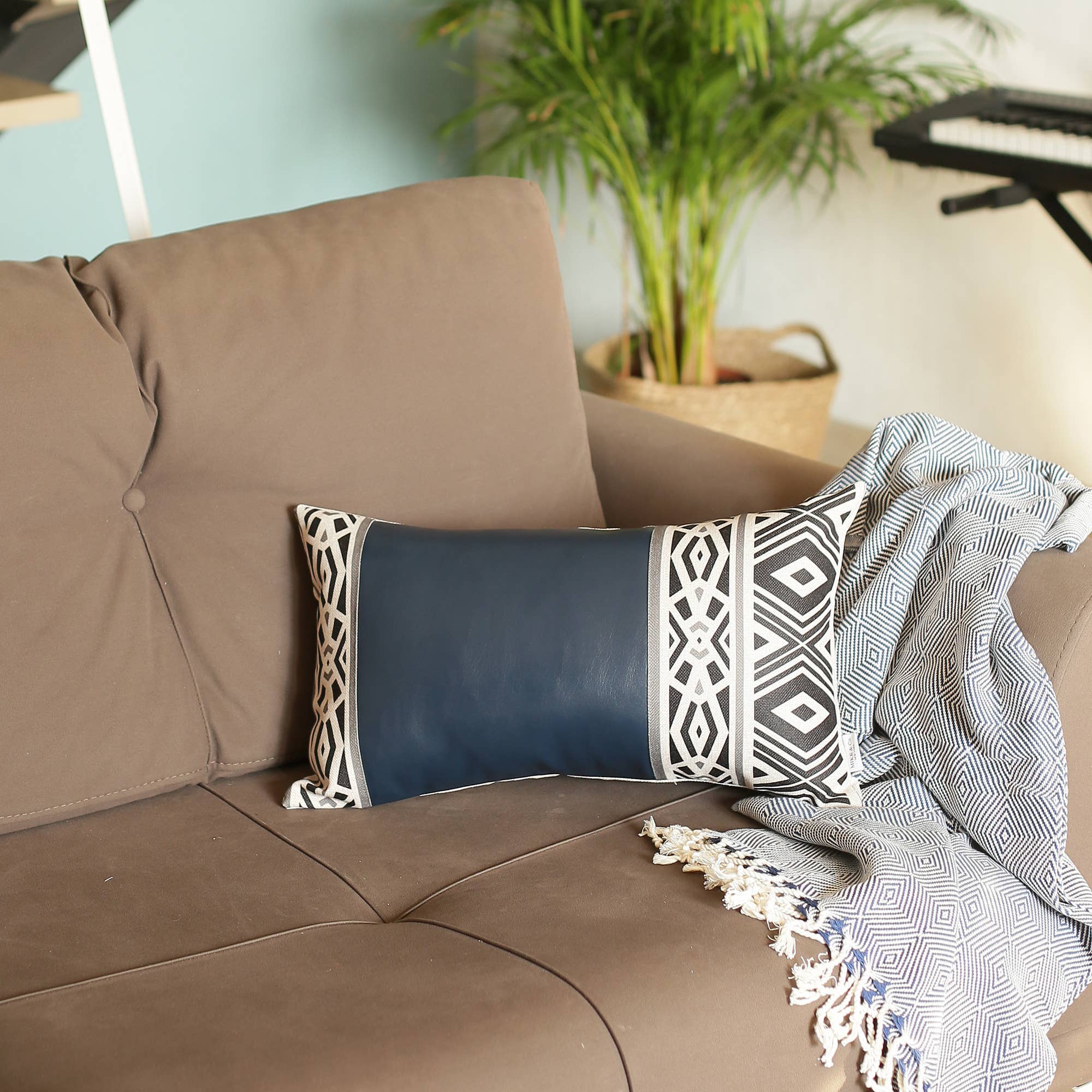 MIKE & Co.   NEW YORK - Venta al por mayor Cojín decorativo - Cojín decorativo de piel sintética vegana7