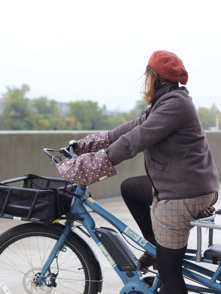 LEON eggplant right handlebar for wholesale by Suzon et Suzette