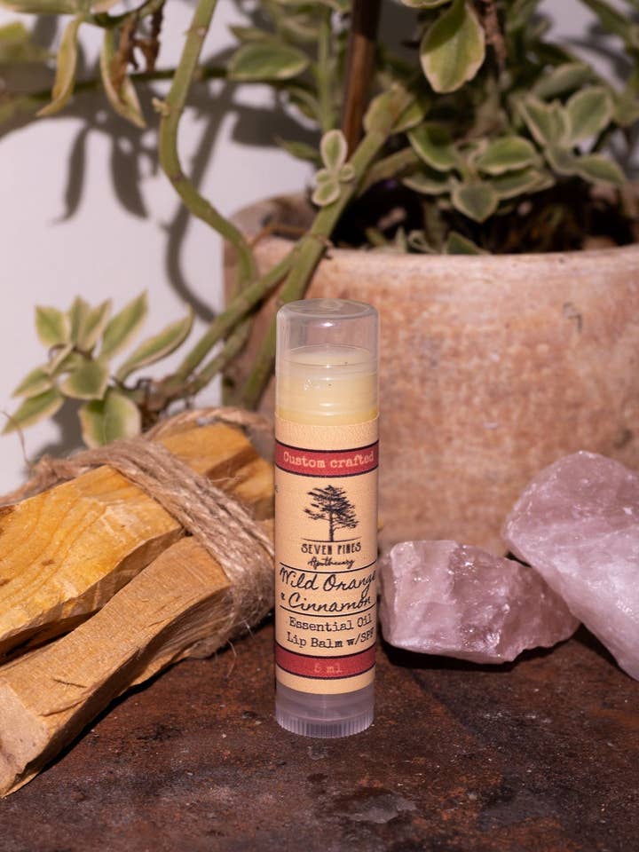Baume à lèvres Tube-Wild Orange Cinnamon-SPF-Chap Stick With Spa pour la vente par Seven Pines Apothecary