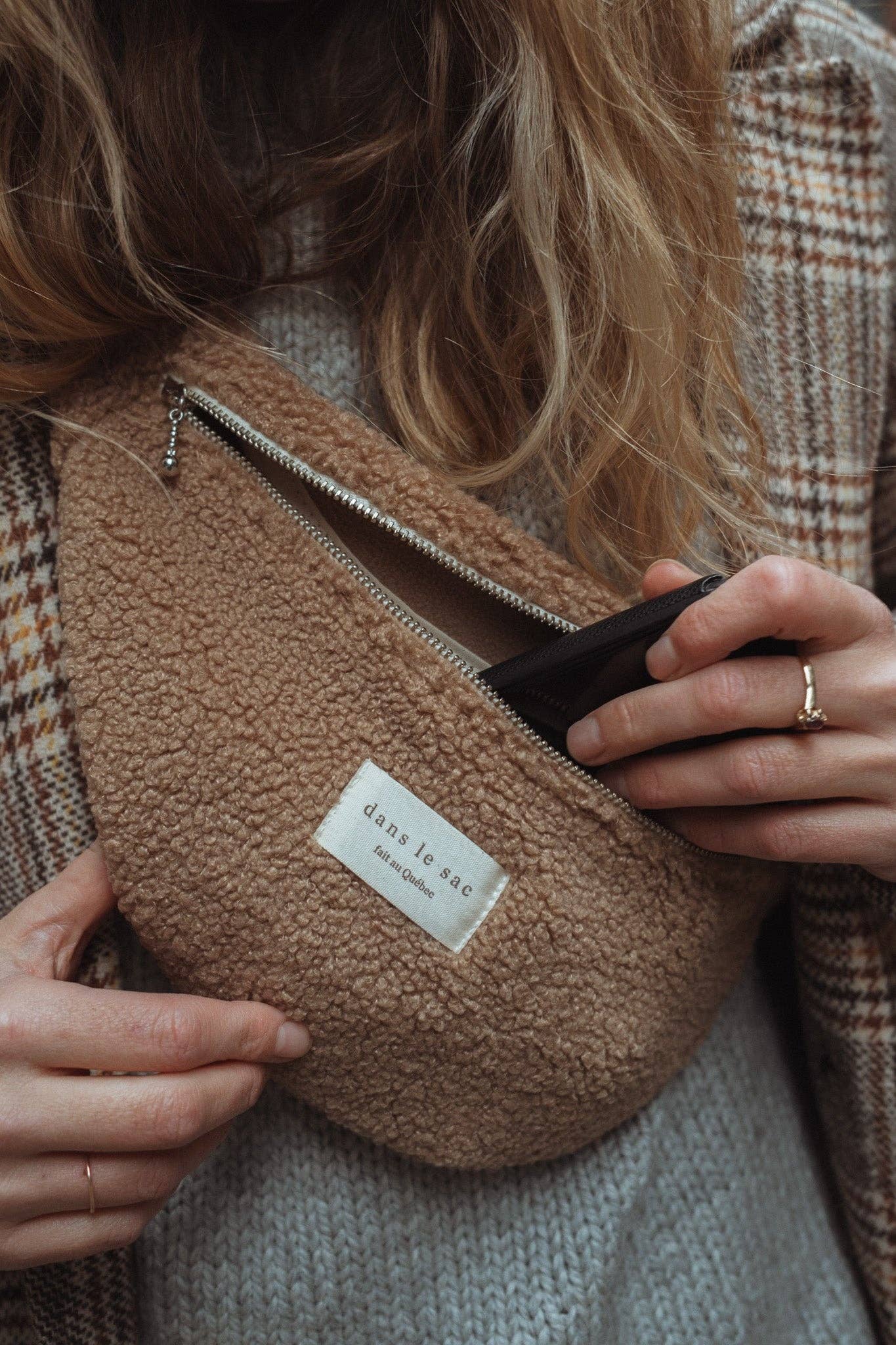 Dans le sac - Wholesale Belt Bag - Women's - Teddy belt bag5