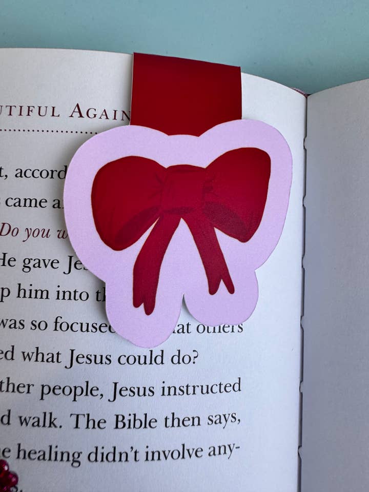 Pretty Red Bow Magnetic Bookmark For The Girlie Romance Read for wholesale by Outfolded