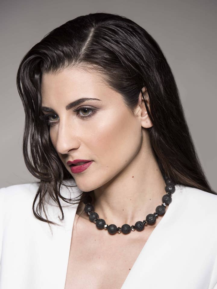 Collier de perles noires pour la vente par Dyosah