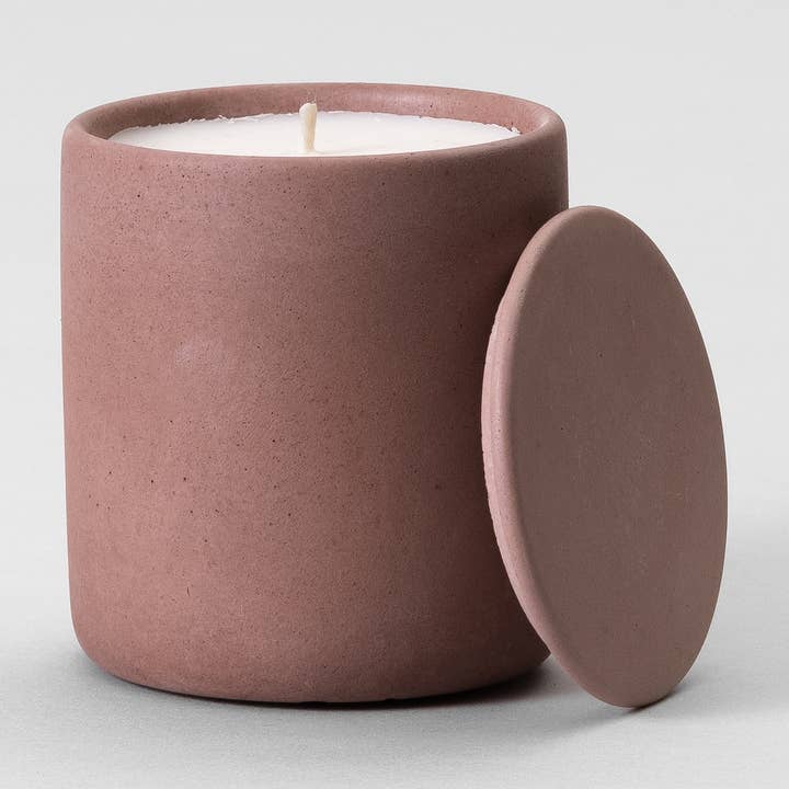 Handcrafted old rose concrete candle | Medio for wholesale by ZOA concept