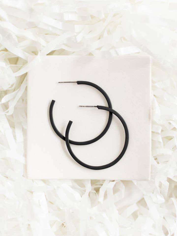 Negro | Aros de Juego de Día Mediano para venta al por mayor de Mercy House Global