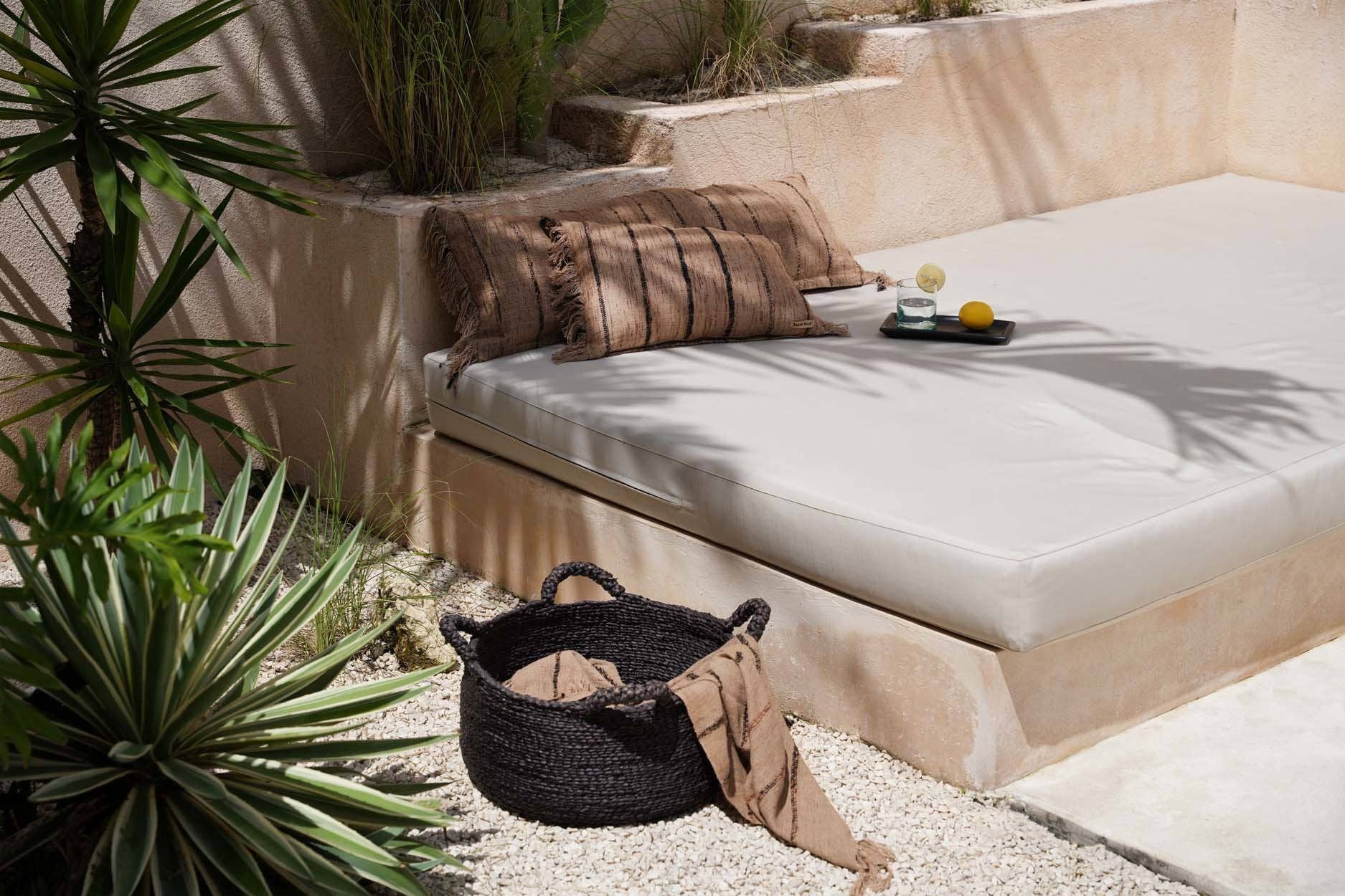 Bazar Bizar Living - Vente Paniers - Panier Les Quatre Mains noir - Taille S3