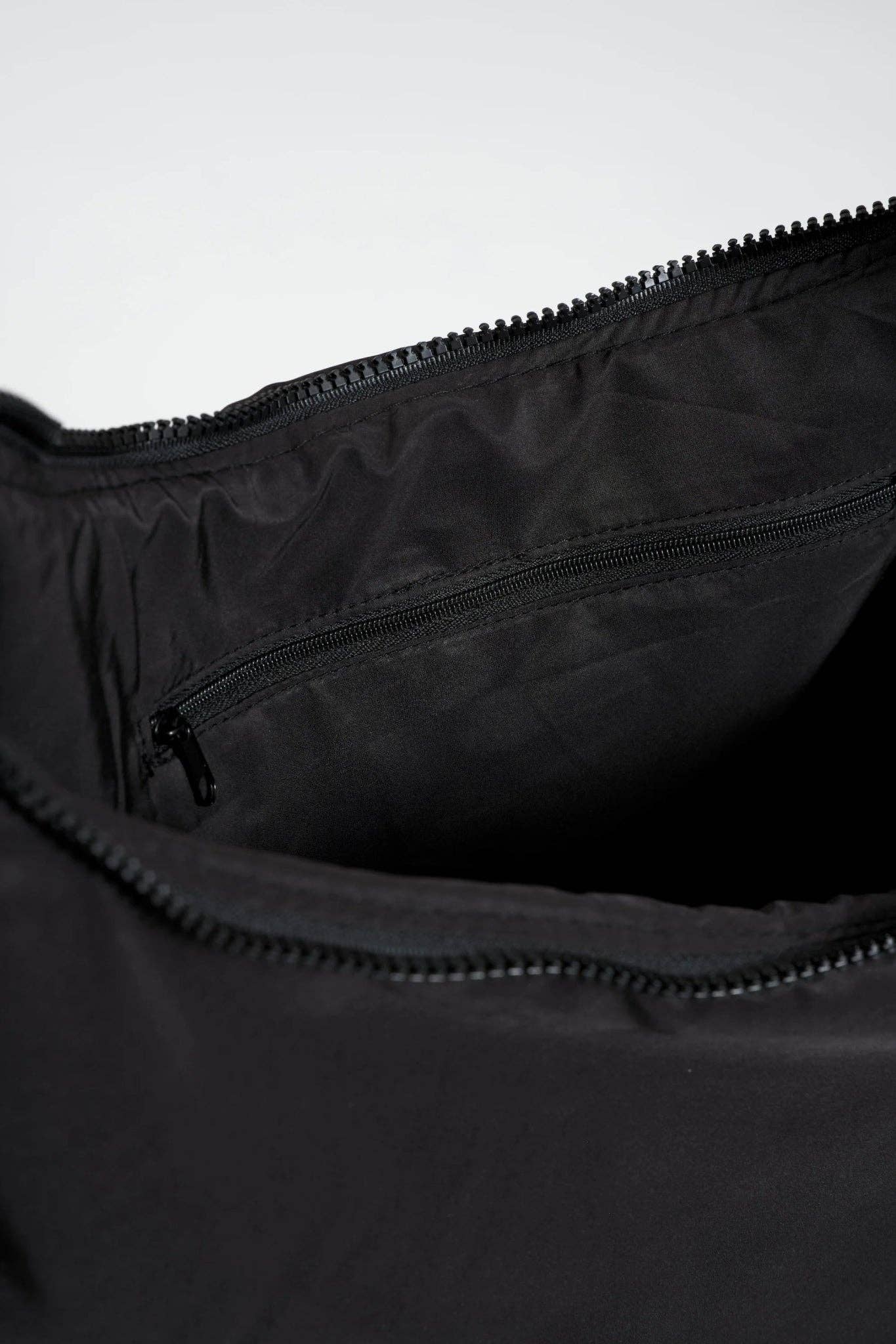 Nero Borsa a tracolla increspata in vendita all'ingrosso su Faire3