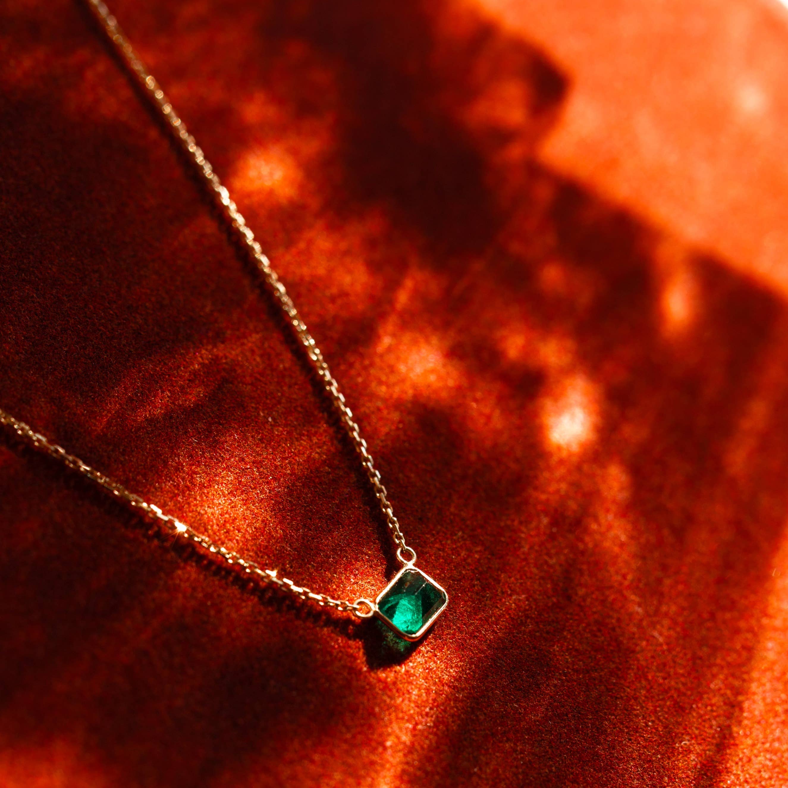 Ofina Jewelry - Wholesale Pendant/Charm Necklace - 14k Solid Gold Rectangular Emerald Necklace4