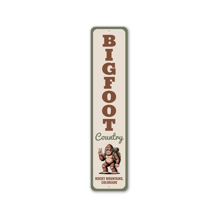 Pays de Bigfoot Montagnes Rocheuses Panneau du Colorado pour la vente par Lizton Sign Shop, Inc