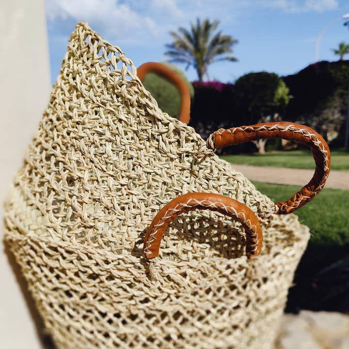 Maya Mallorca - Wholesale Clutch Bag - Women's - PALM AND BULRUSH BASKET WITH LEATHER HANDLES