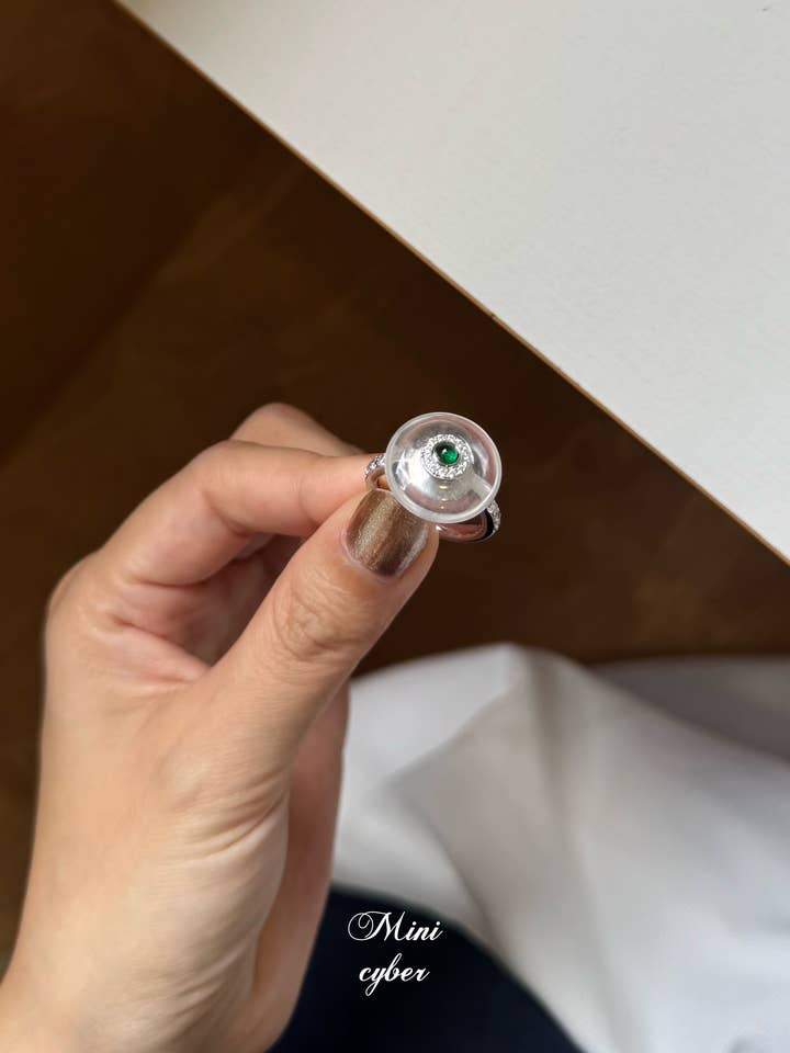 Diamanten Halo Jade Vredesring voor wholesale door MINICYBER STUDIO