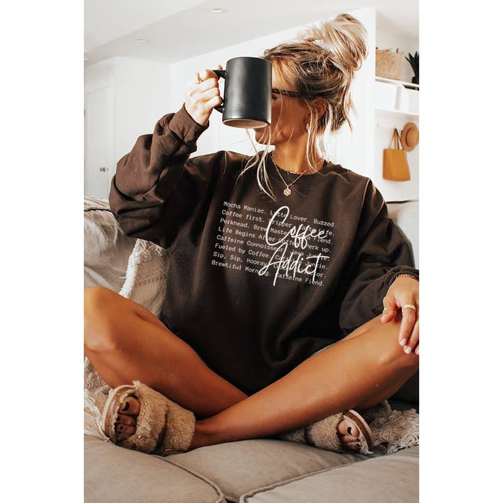 CROP TOP GRAPHIQUE ACCRO AU CAFÉ SWEATSHIRTS GRAPHIQUES pour la vente par Illustrated Society