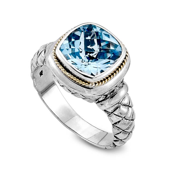 Bague topaze bleue SS/18k forme coussin pour la vente par Eli Pebble