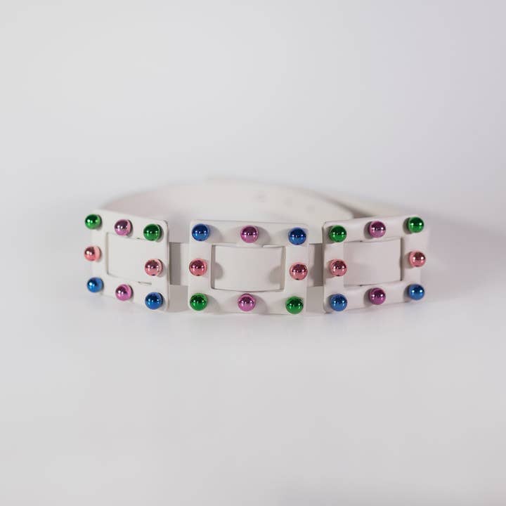 Beige leren riem met multicolor pareldecoraties en manchetknopsluiting voor wholesale door Carmen Berdonces