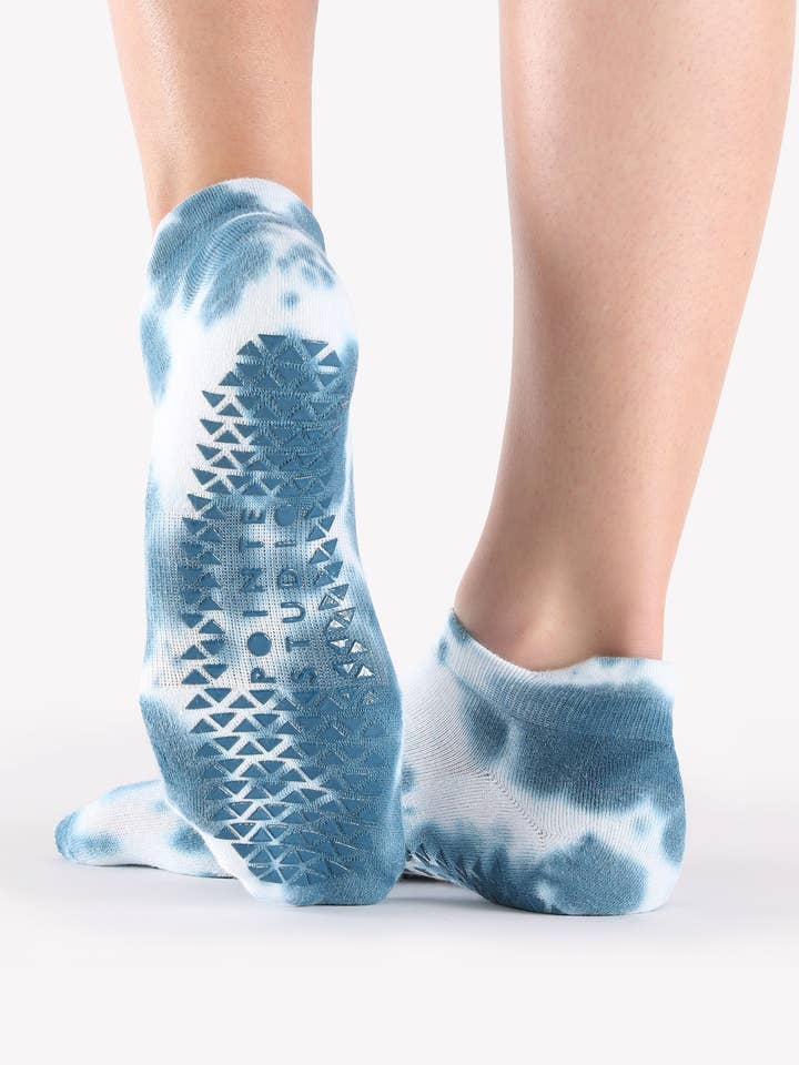Pointe Studio - Wholesale Socks - Women's - Women's Dominique Full Foot Grip Sock