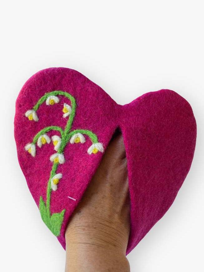 Felt Open Potholder, Heart-Shaped Lily of the Valley for wholesale by Ganesh Himal Trading