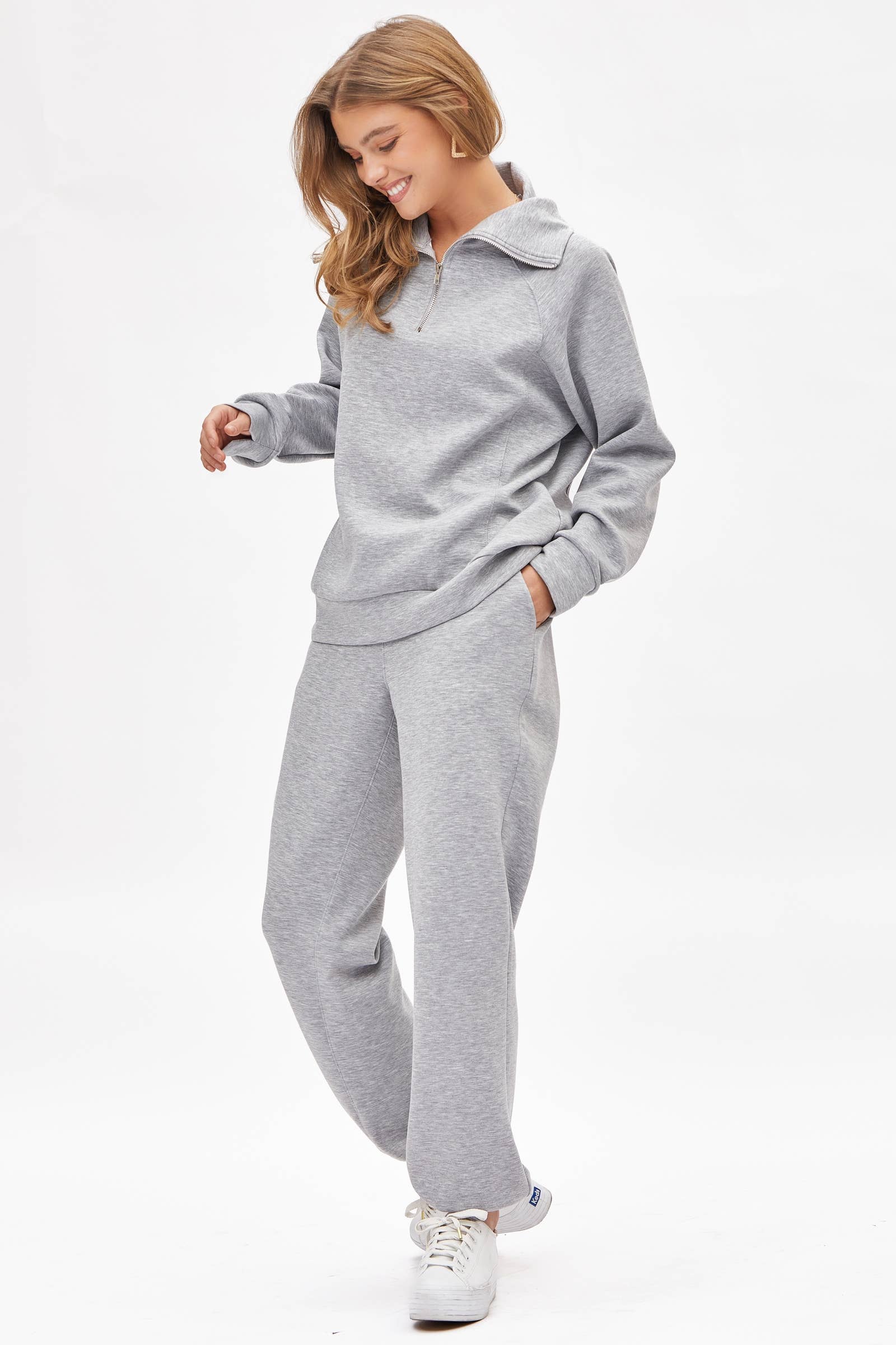 Dear Scarlett – Großhandel Loungewear-Set – Damen – Reiseset aus Modal-Pullover mit viertelförmigem Reißverschluss und Jogginghose13