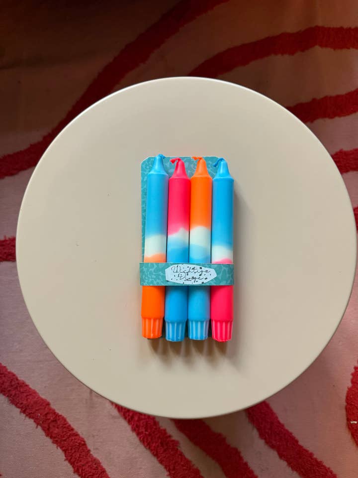 Bougies Dip Dye Néon Set de 4 Bleu Orange Rose - Teintées à la Main Décoration Premium pour la vente par Wichtigedinge
