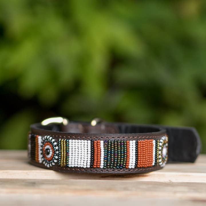 Maasai perlet læderhalsbånd til hund for engroshandel hos MAASAI CHIEF