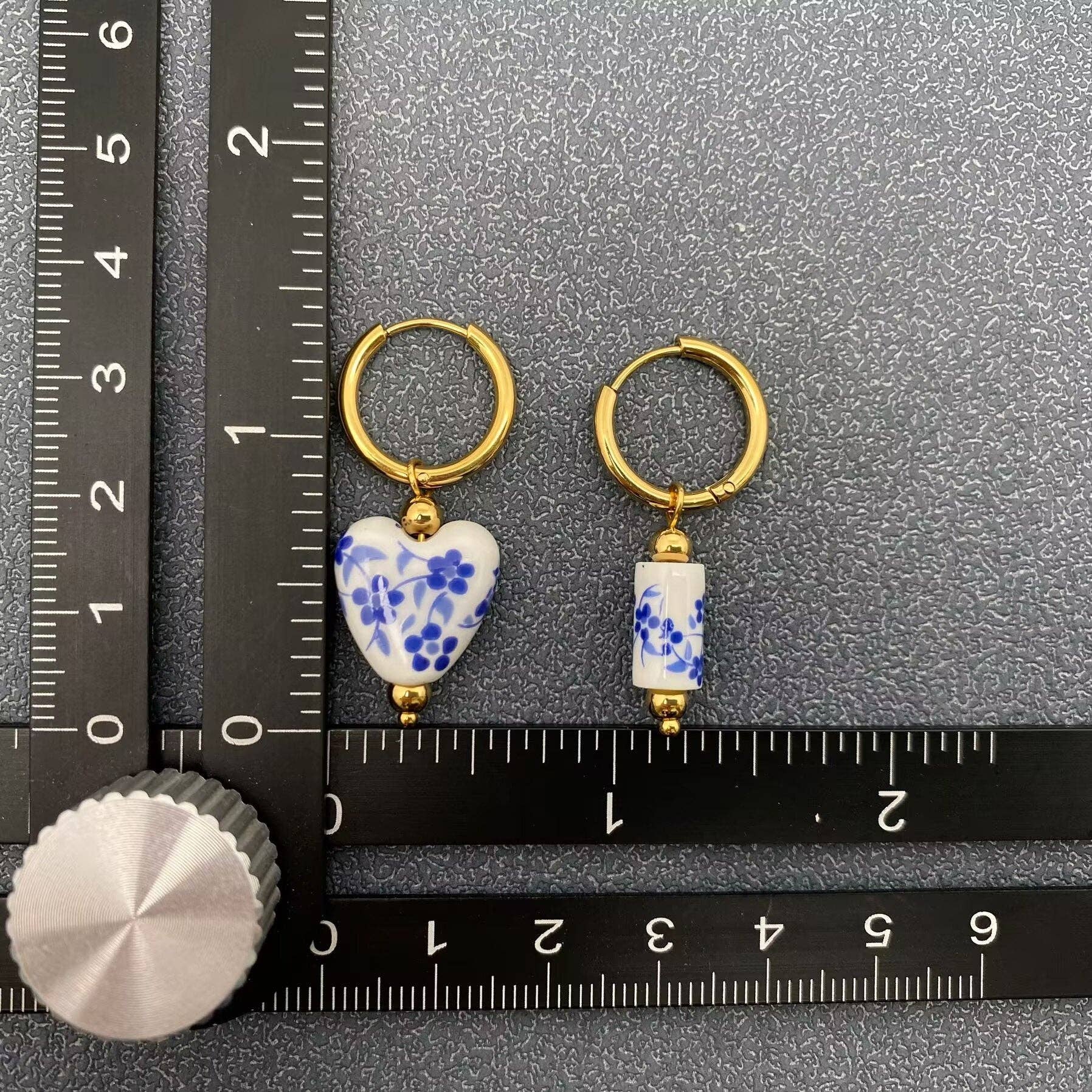 Mio Queena – wholesale Huggie earrings – Blue and White Porcelain 18K Golden SS Huugie Earrings - FGS3