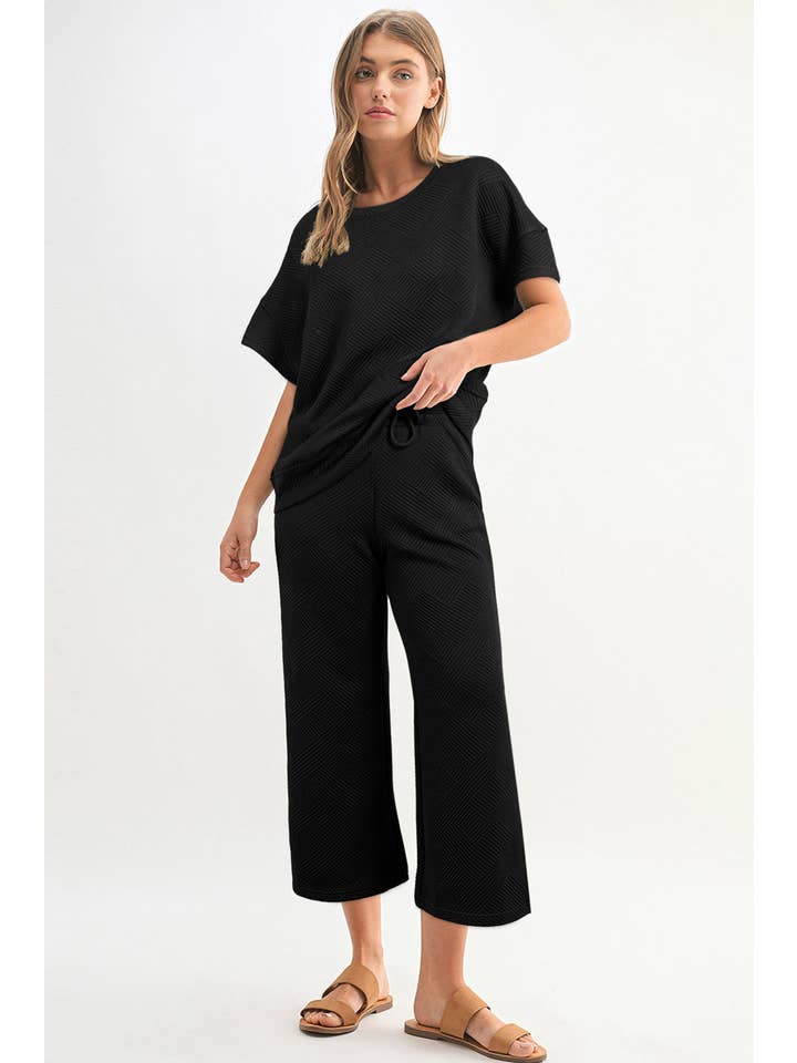 Aapparella - Wholesale Lounge Set - Women's - Women Multi-colored Textured T Shirt and Pants Set | S-2XL