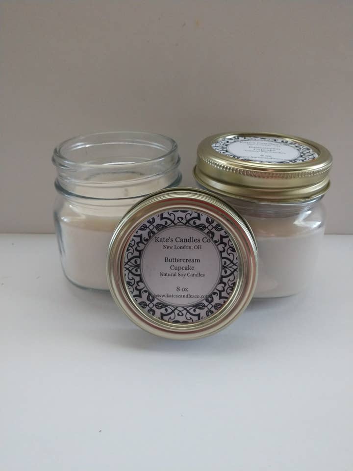 Bougie de soja avec cupcake à la crème au beurre pour la vente par Kate's Candles co