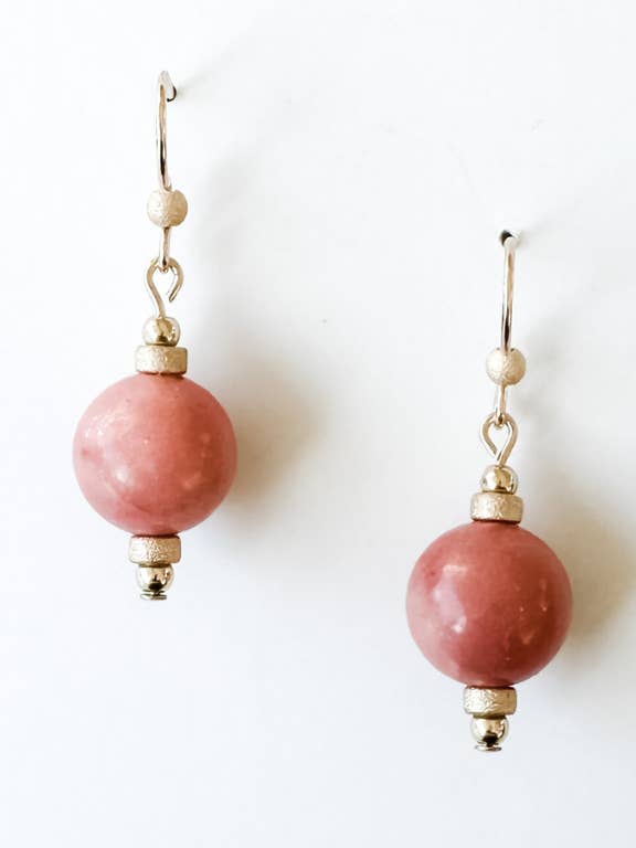 Lantern Drop | Natürlicher rosafarbener Opal | Goldgefüllte Ohrringe | A für den Großhandel von Aves + Brit | Handmade Midwest Modern Jewelry