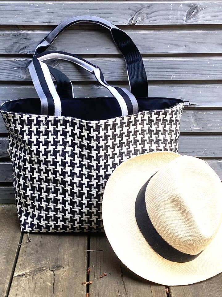Gray houndstooth tote bag for wholesale by Atelier De La Varangue