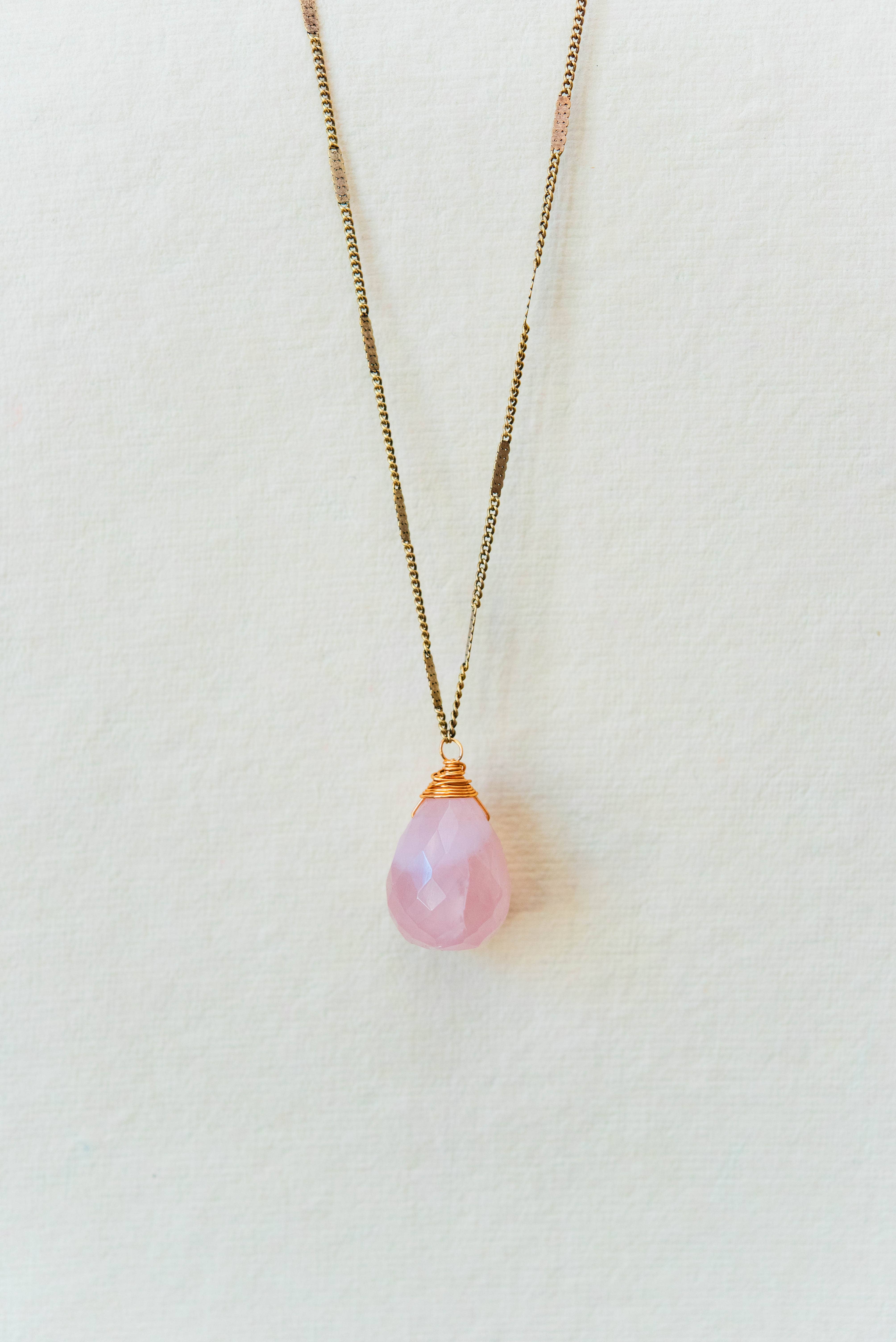 Bella Vita Jewelry - Vendita all'ingrosso Collana con ciondolo/pendaglio - Collana a goccia in pietra naturale Zara | Quarzo rosa7