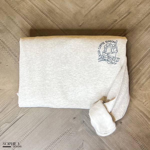 Col rond Iced Coffee Season - Ash pour la vente par Sophie V. Designs