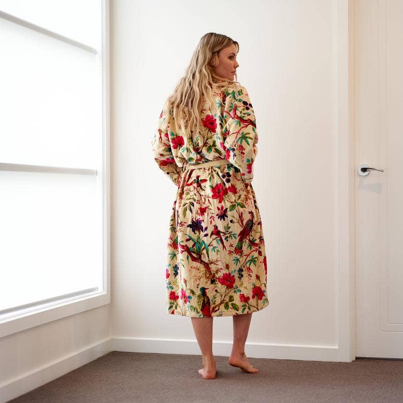 Linen Connections - Vendita all'ingrosso Vestaglia - Donna - Accappatoio kimono floreale in velluto di cotone ispirato a Frida Kahlo3