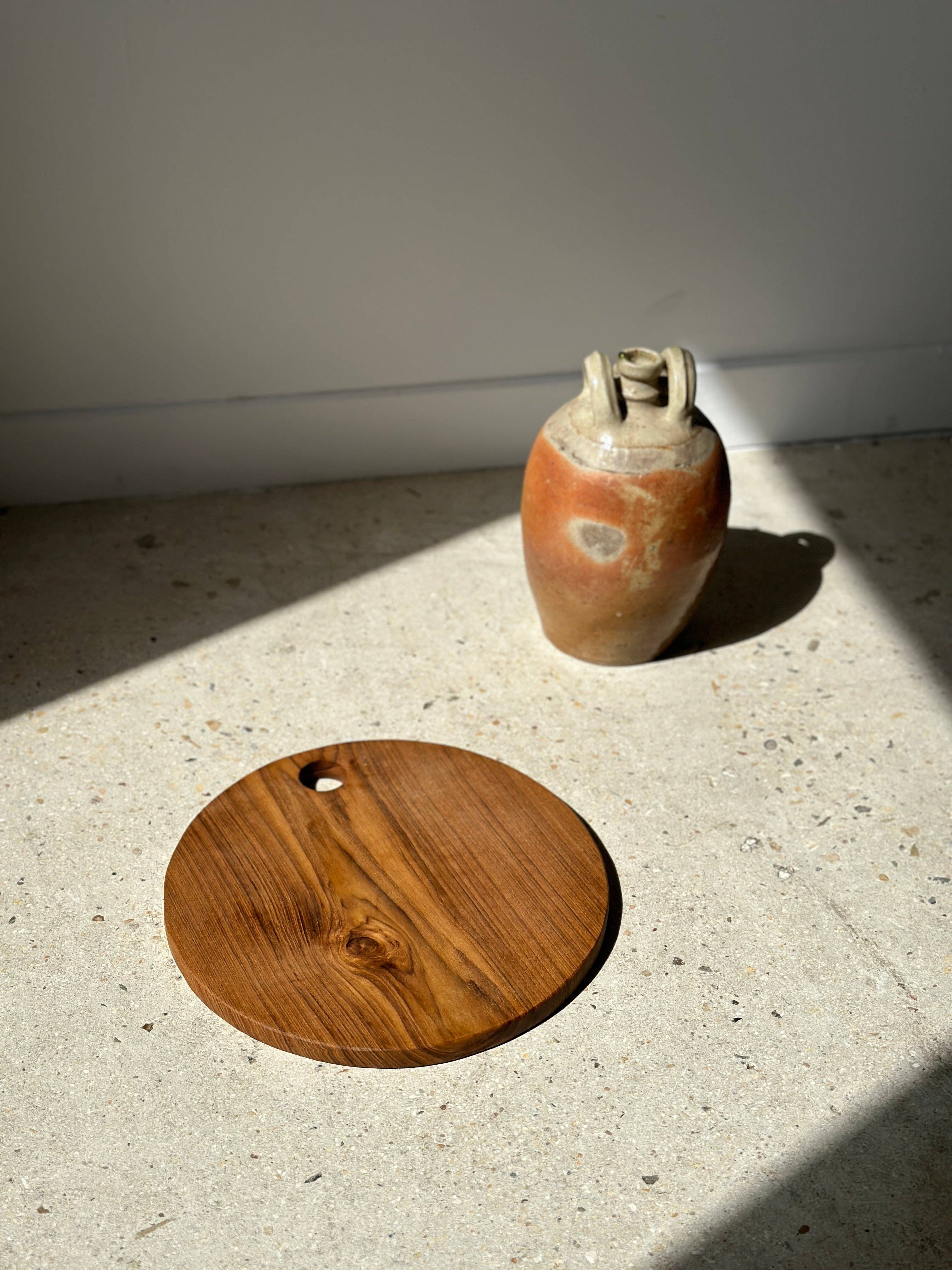 Office Objets – wholesale Skärbräda – Rund skärbräda i urholkad teak D:302