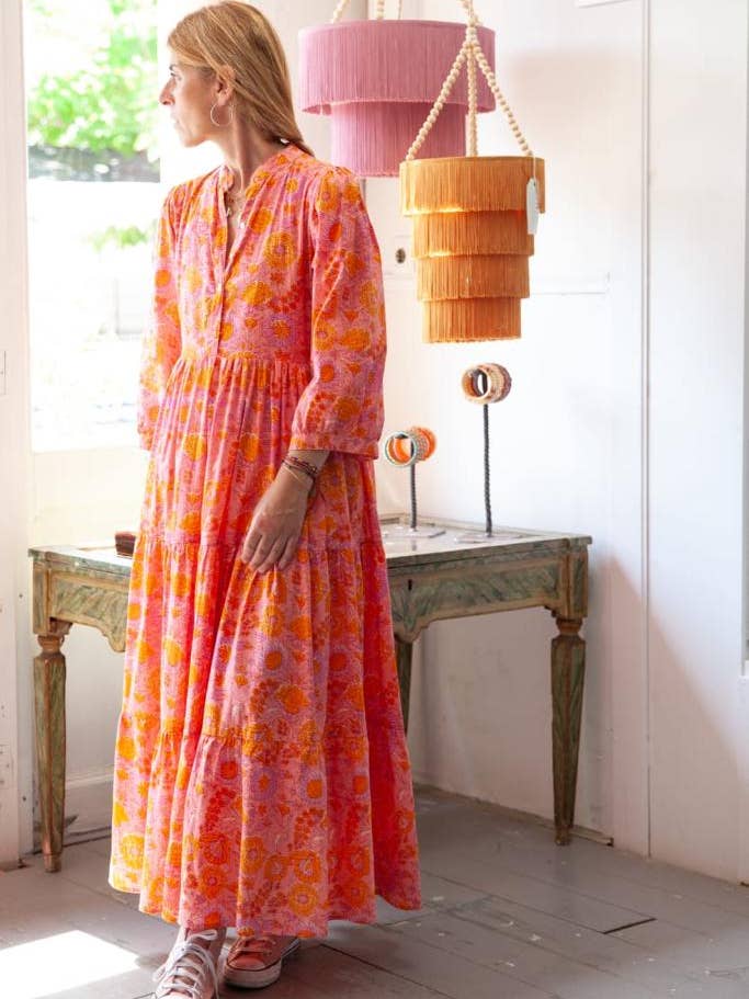 Loretta Orange Klänning för wholesale av Sanjanaandme