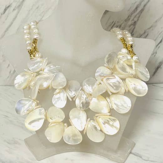 Parelmoer Traanvormige Ketting met Dubbele Parelsnoer voor wholesale door Anita K By Blushing Pink