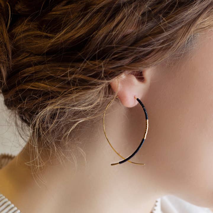 Lenny & Eva - Vente Créoles - Boucles d'oreilles Norah noires | Boucles d'oreilles en perles1