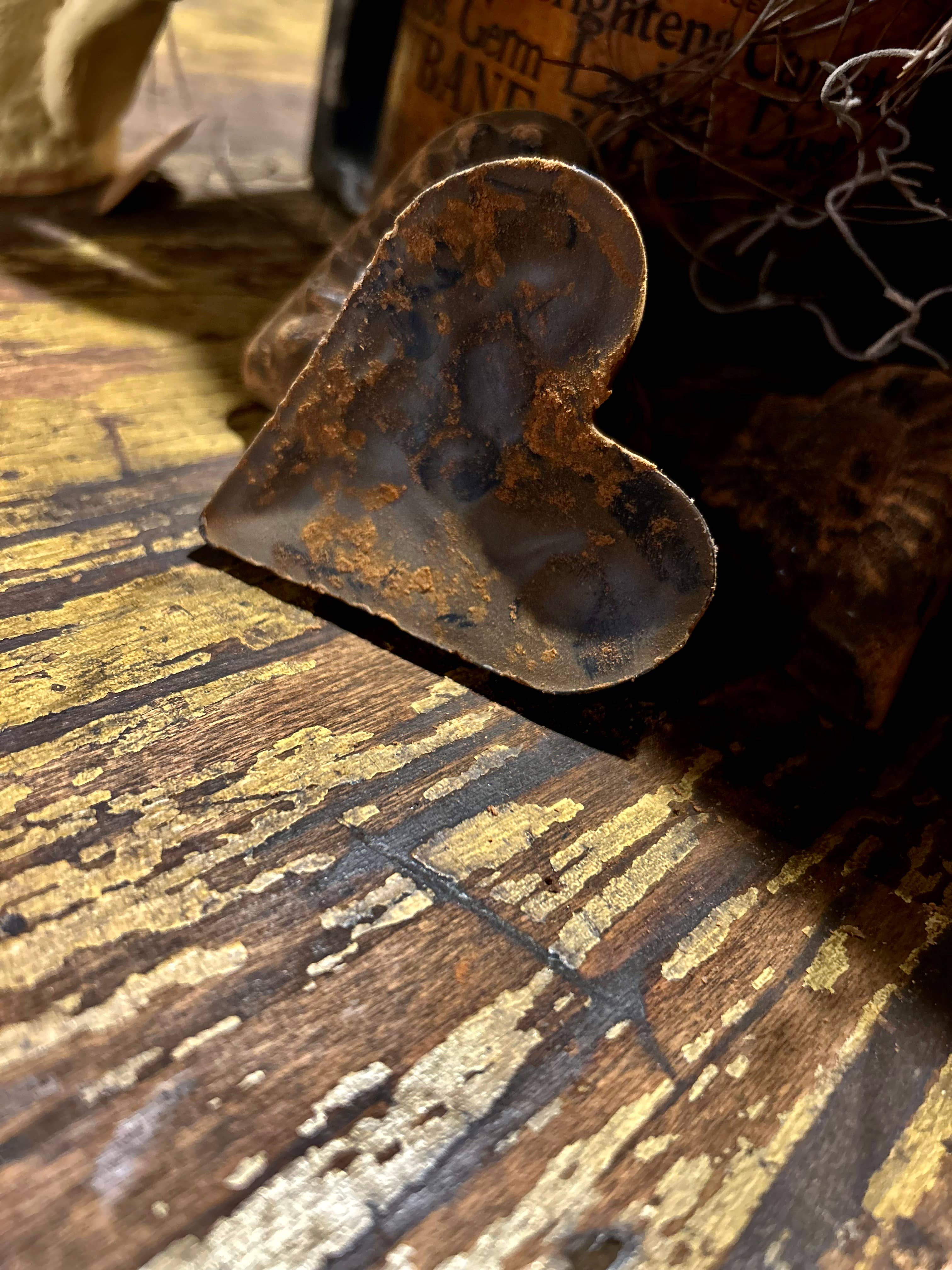 The Cranberry Cornstalk Co. - Wholesale Decorative Plate/Dish/Bowl - Folk art blackened beeswax bowl filler1