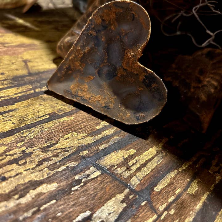 The Cranberry Cornstalk Co. - Wholesale Decorative Plate/Dish/Bowl - Folk art blackened beeswax bowl filler1