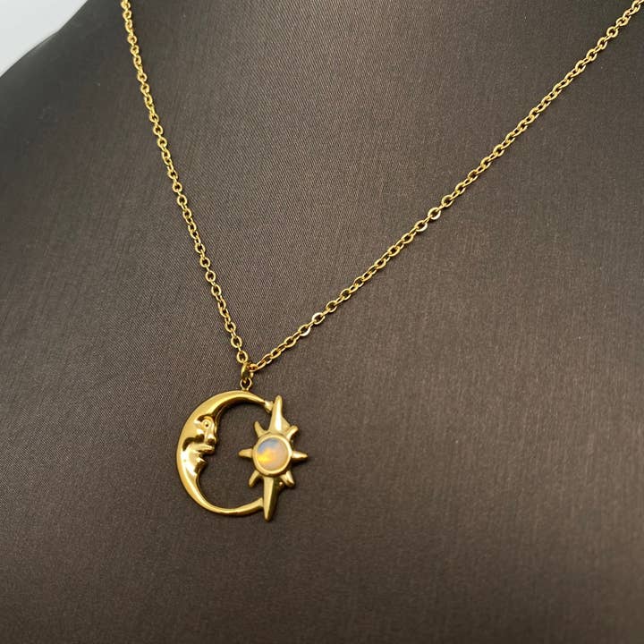 Mio Queena - Wholesale Pendant/Charm Necklace - Gemstone Star Moon 18K Gold Plated SS Necklace - FGS/MS