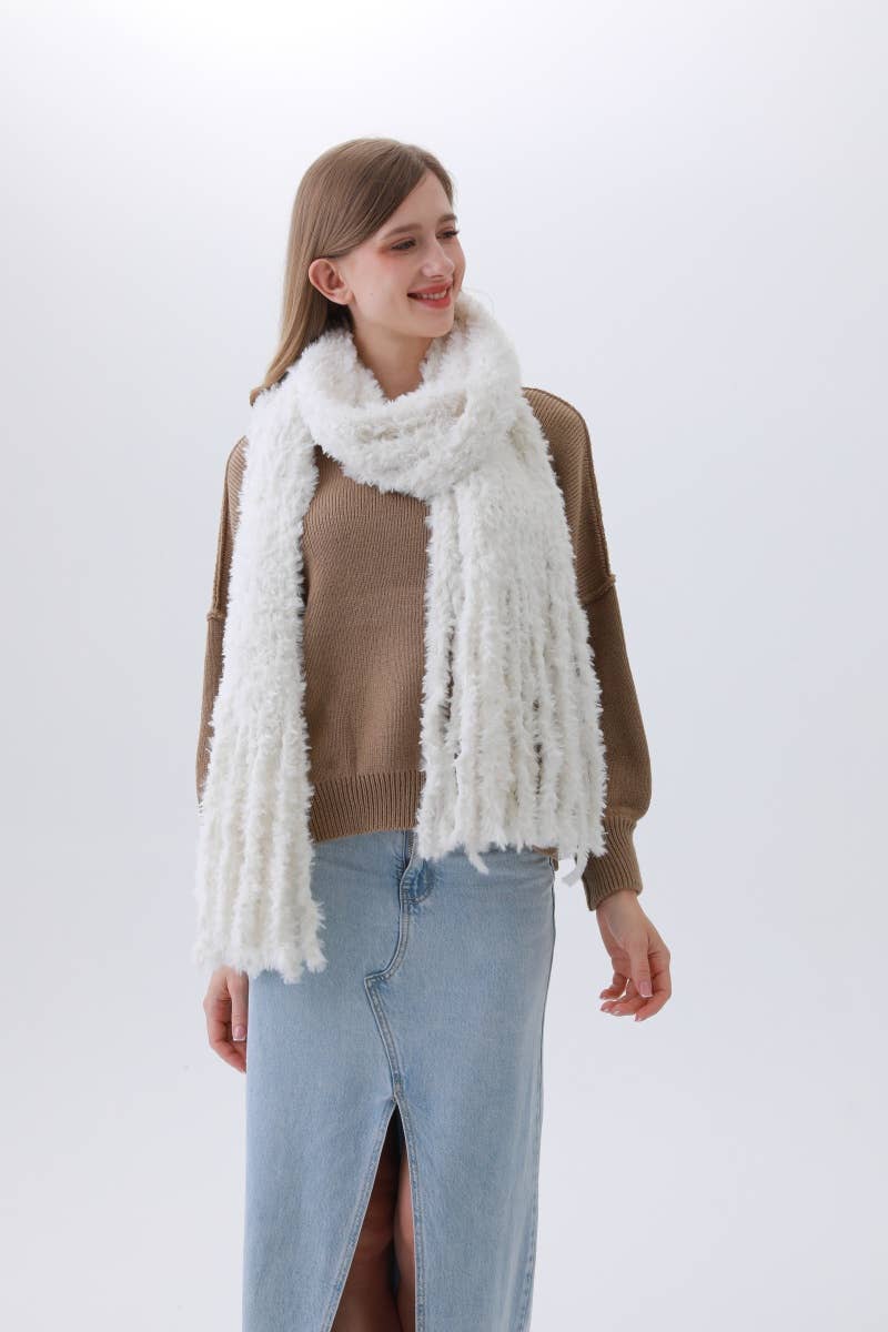 Leto Accessories - Vendita all'ingrosso Sciarpa - Donna - Sciarpa in Maglia Boucle Morbida con Frange Eleganti – Accogliente e Stile5