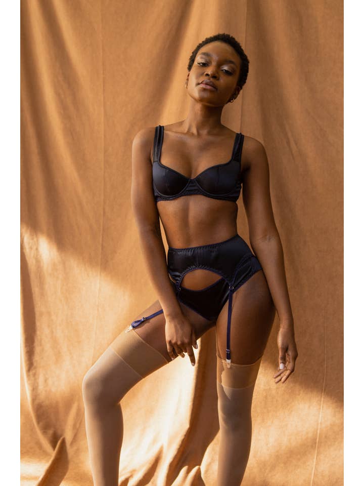 Angie's Showroom – Engroshandel Undertøj - Dame – Privilege silke bikini-trusser7