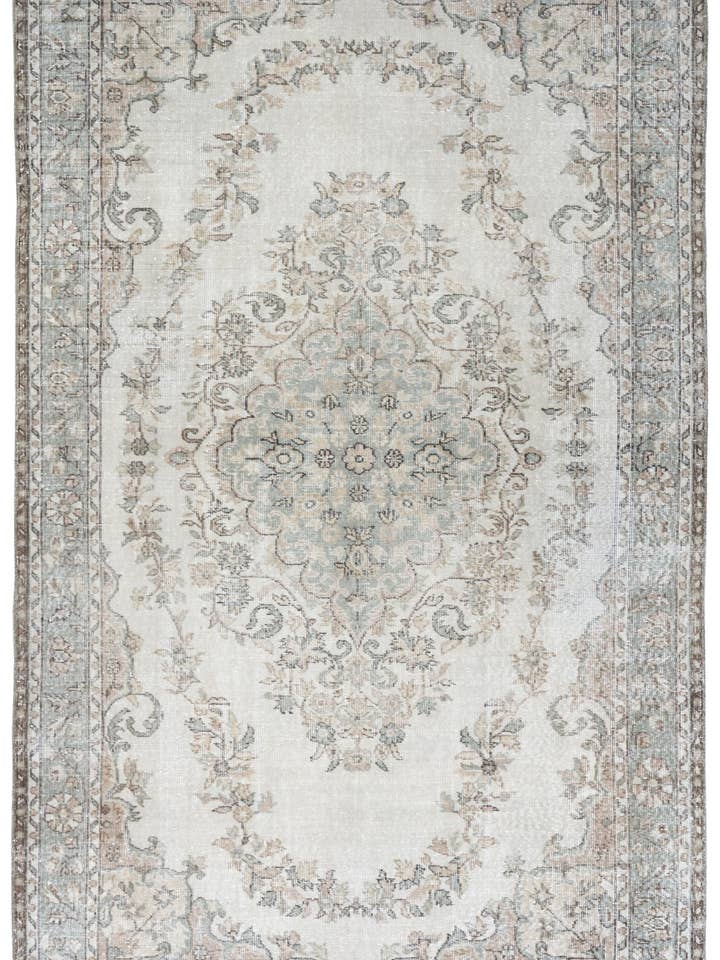 Kathy - 5'11" x 9'8" per la vendita all'ingrosso da parte di Biev