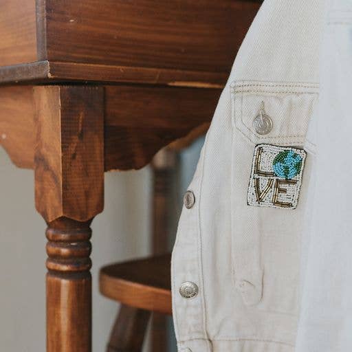 Matr Boomie Fair Trade - Vente Broches - Broche en perles Bala Mani Love Mother Earth, fabriquée à la main3