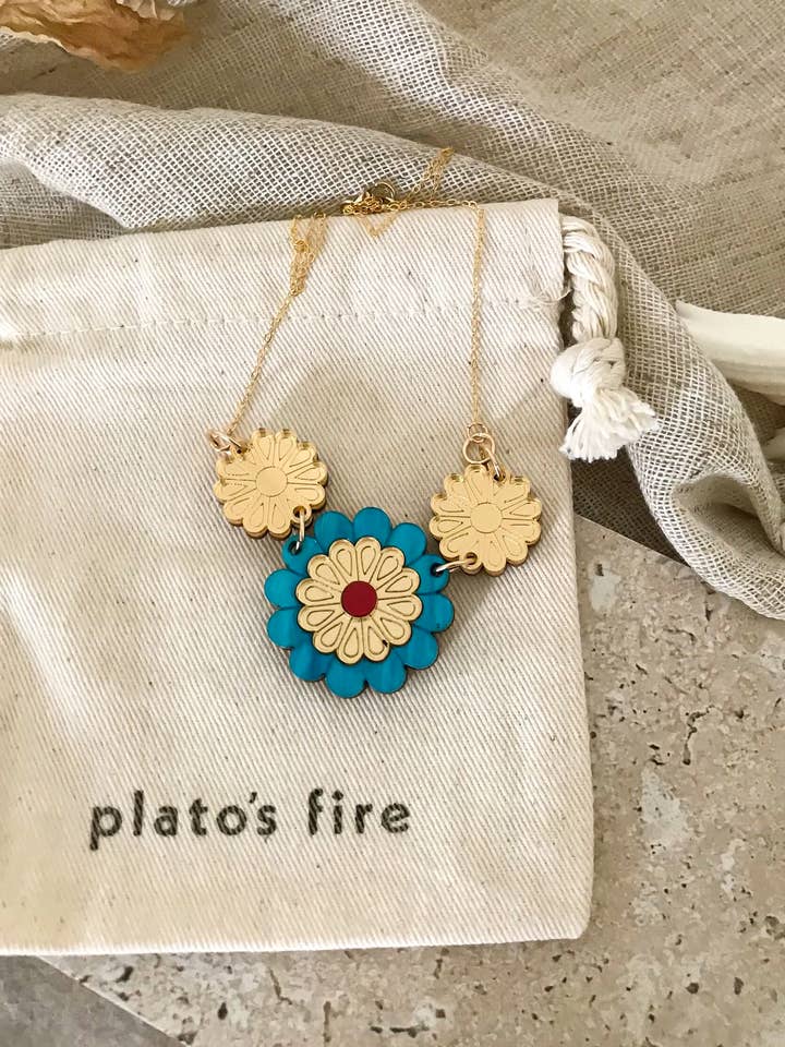 Collar llamativo con forma de rosetón cortado a láser para venta al por mayor de Plato's Fire