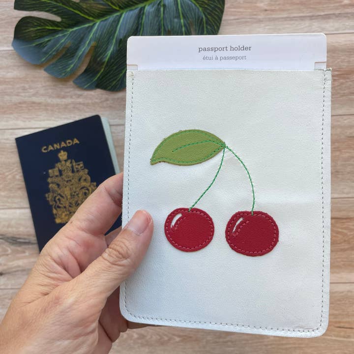 Custodia per passaporto in pelle ciliegia, stile manica, adatta agli Stati Uniti per la vendita all'ingrosso da parte di Mally Designs