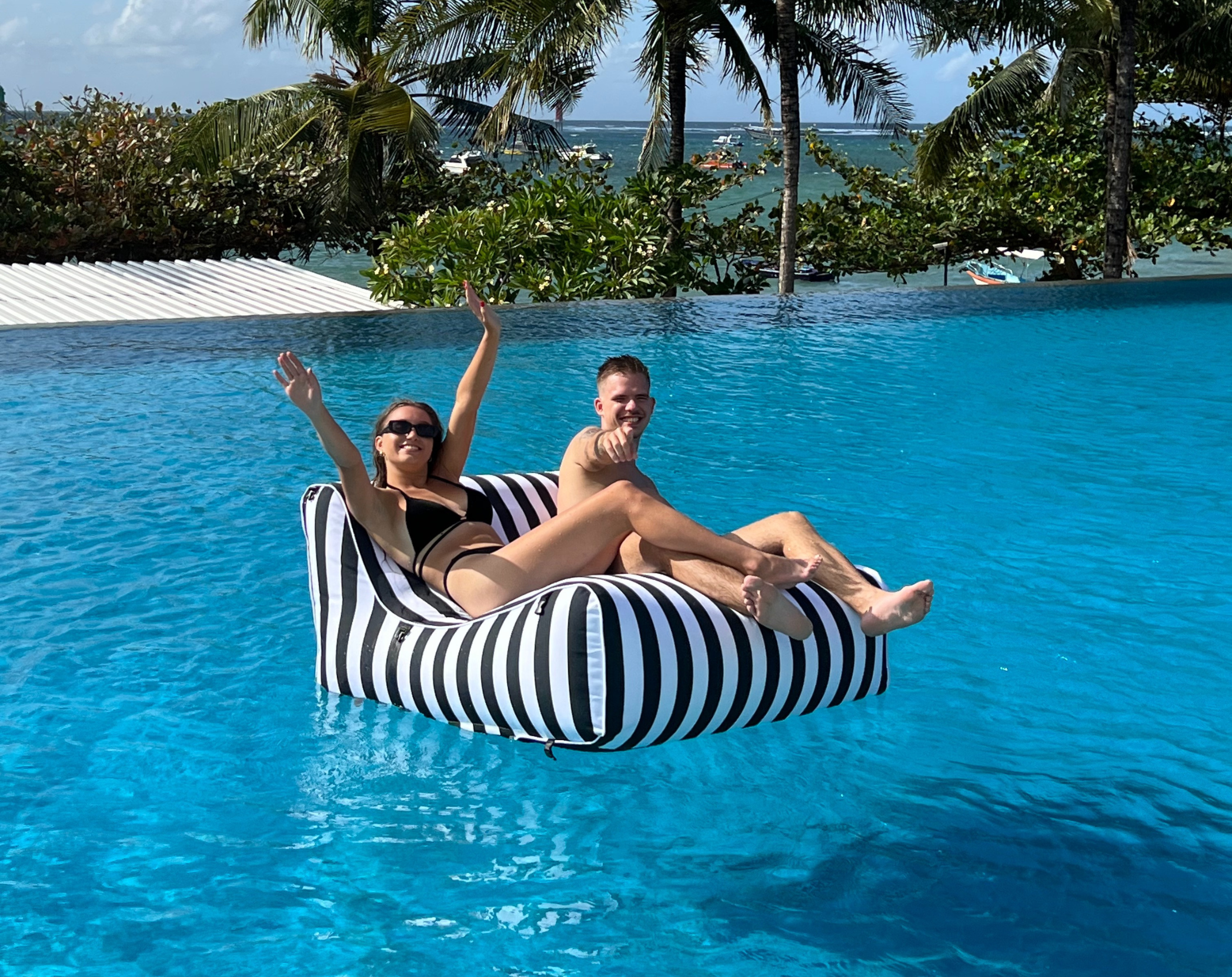 ACQUABOSS - Wholesale Inflatables - ACQUABOSS Luxe Lounger - IMPERFECT5