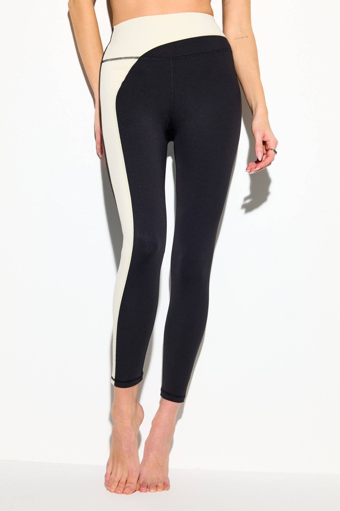 BLACK CANVAS Nirvana Skye Legging for wholesale on Faire4