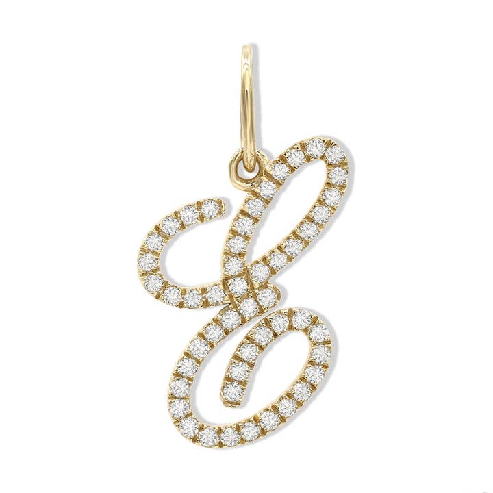 Ciondolo con scritta in diamanti-E per la vendita all'ingrosso da parte di Orchid Gems Fine Jewelry