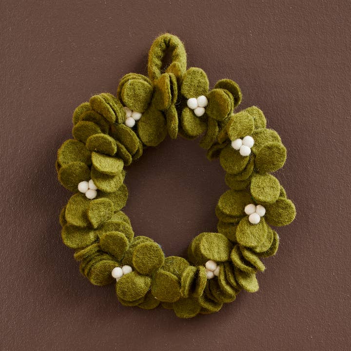 Namaste – wholesale Wreath – Felt Mistletoe Wreath0