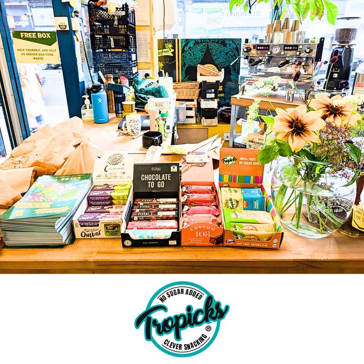 Fabmundo – wholesale Dried/dehydrated fruit – Tropicks Pineapple + Passionfruit Fruit Bars – Case of 20 5