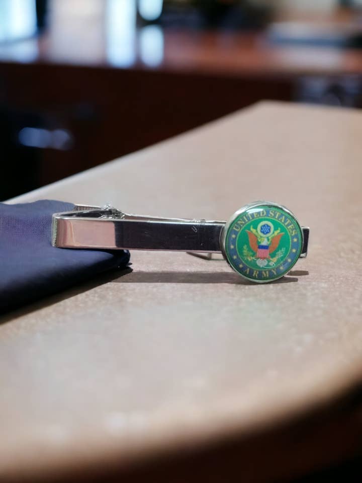 Fermacravatta militare in acciaio inossidabile all'ingrosso, logo da 0,5 pollici per la vendita all'ingrosso da parte di Ciao Bella Jewelry Inc